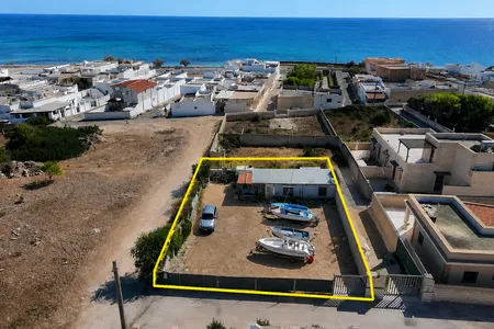Prefabricated house with land 100m from the sea