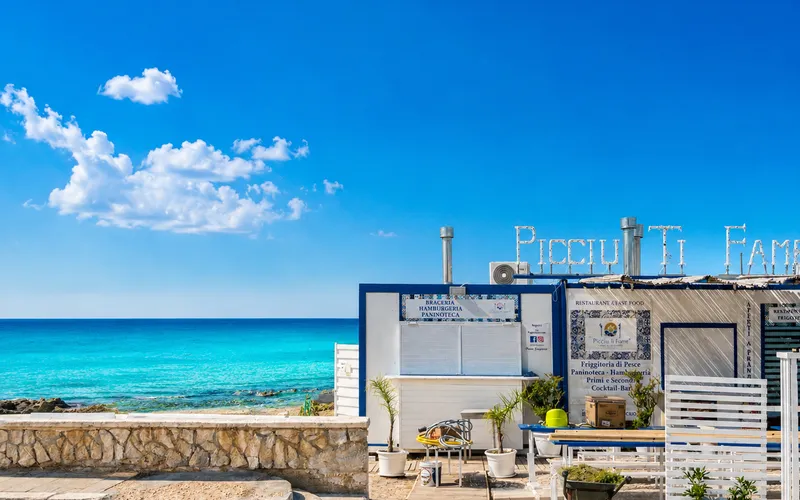 Apartment building 100m from the sea