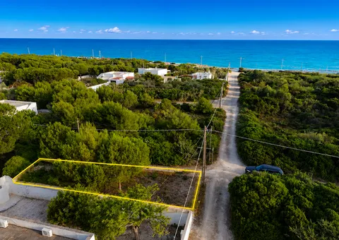 Caravan plot 100m from the beach