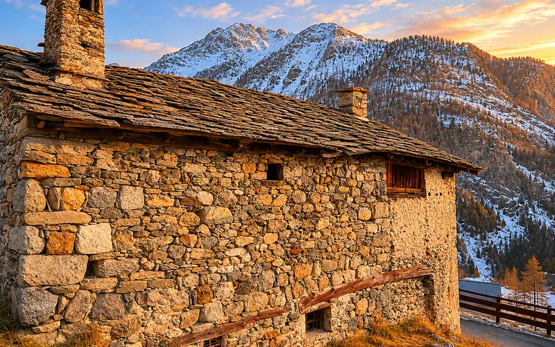 House in the Alps 5min walk to Lake Lago di Lexert