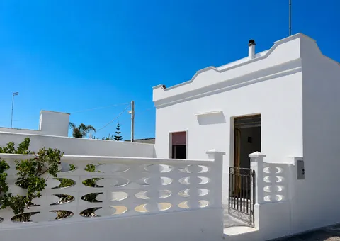 House 50m from the sea San Pietro