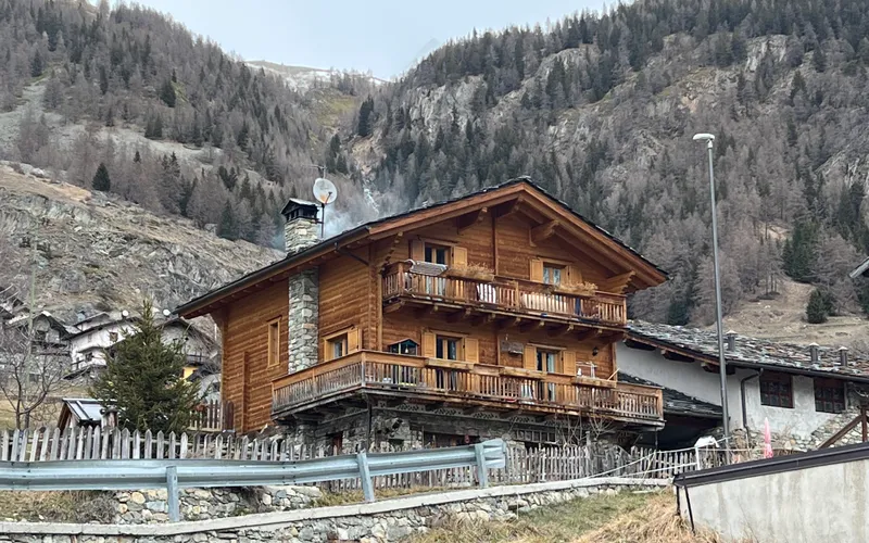House in the Alps 5min walk to Lake Lago di Lexert