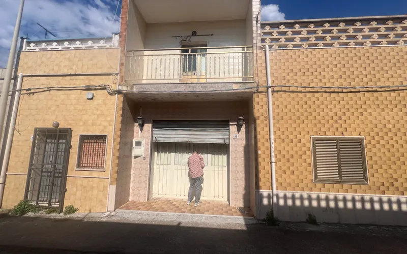 Apartment building 100m from the sea