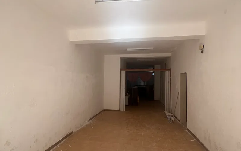 Apartment building 100m from the sea